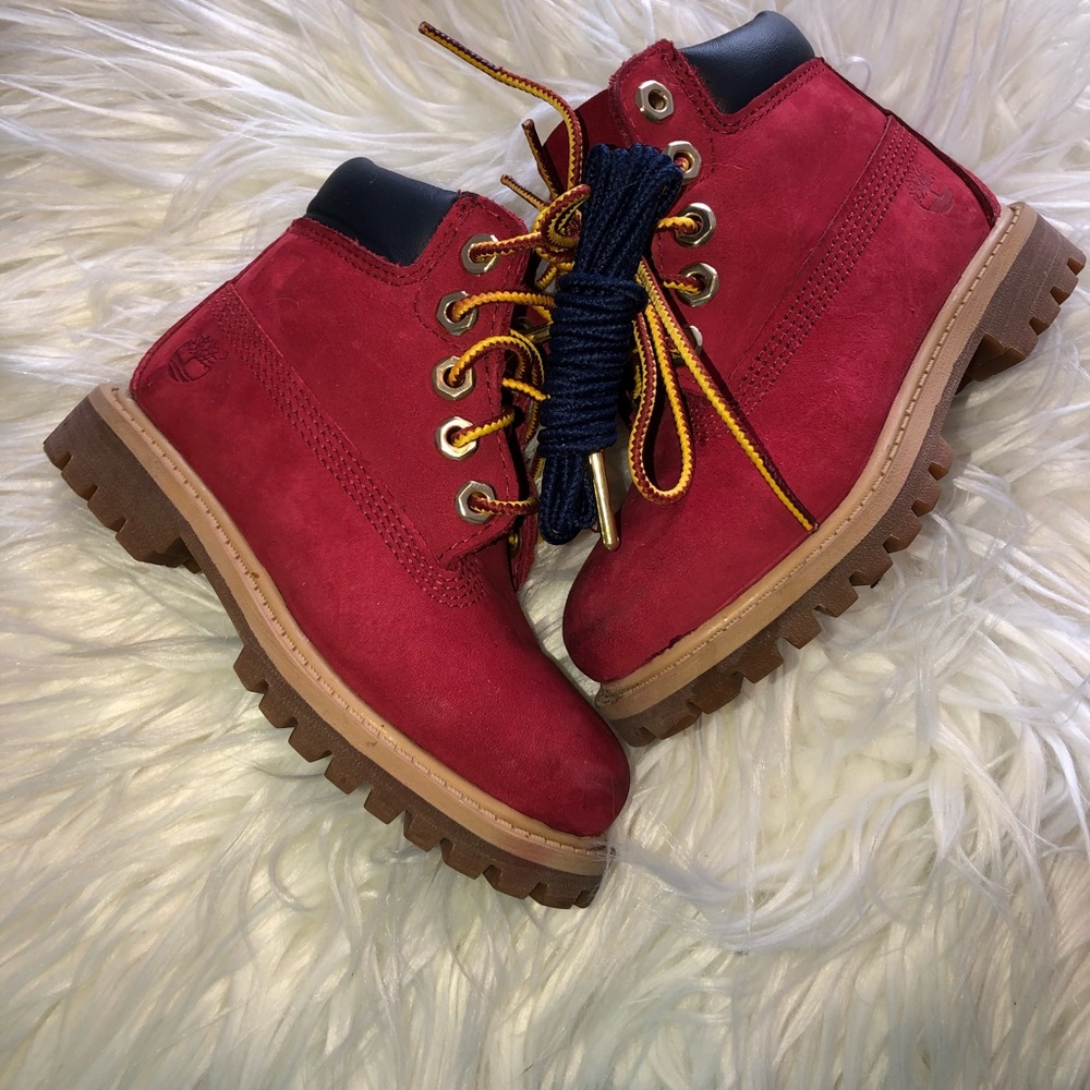 Red Timberlands - Picture 3 of 9